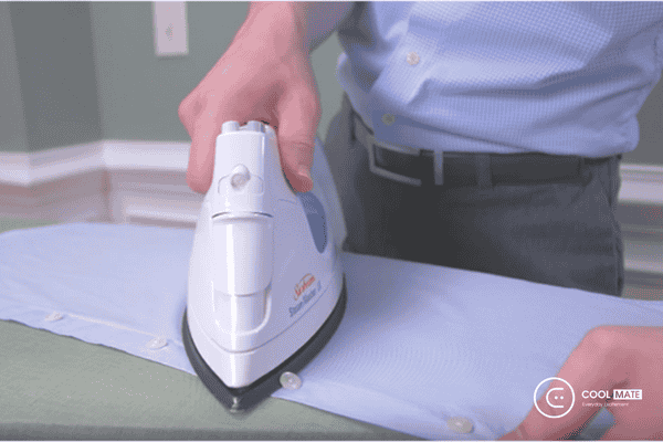 Ủi phần vạt áo trước - có cúc
