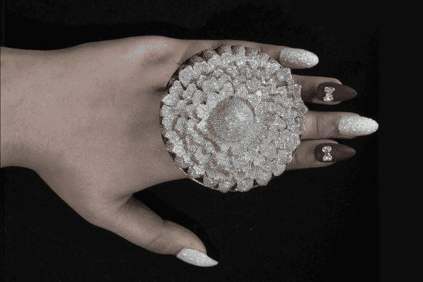 Chi tiết thiết kế cầu kỳ của nhẫn The Ring of Prosperity