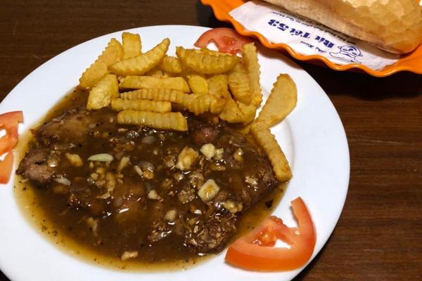 quan-beefsteak-ngon-bo-re-chat-luong-o-ha-noi