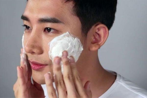 sữa rửa mặt cho nam da khô