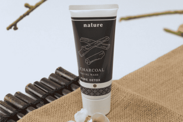 Naris Nature chiết xuất từ than hoạt tính giúp ngừa mụn, dưỡng ẩm chuyên sâu