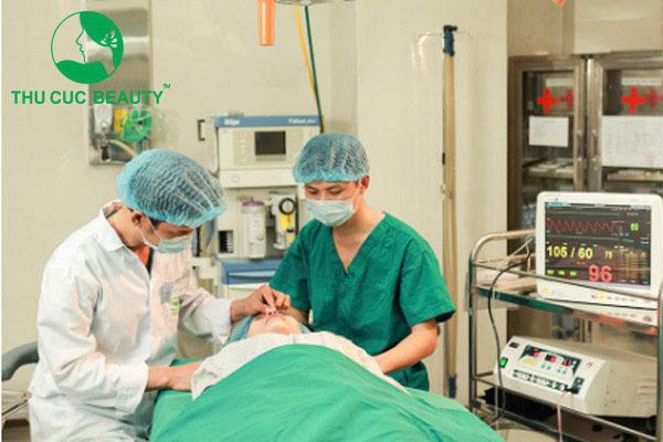 spa trị mụn cho nam tphcm