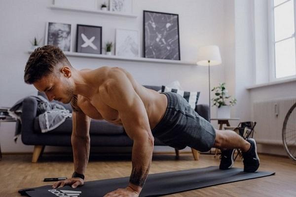 Tập lưng xô giúp có cơ lưng rắn chắc và thân hình ấn tượng