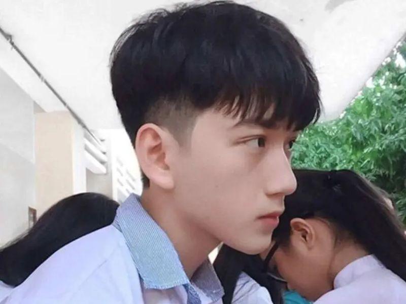 Kiểu tóc Mohican dài cho học sinh