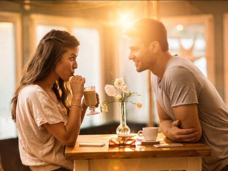 Cũng có thể hiểu di date là lần đầu tiên gặp mặt của cặp đôi yêu nhau