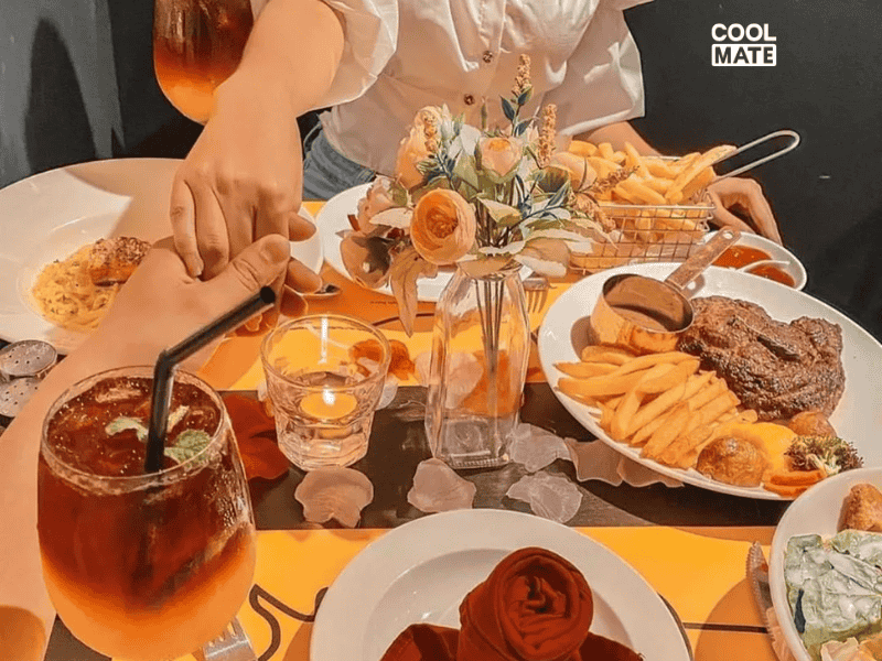Thưởng thức những món ăn ngon tại các quán ăn lãng mạn sẽ là gợi ý tuyệt vời cho chàng và nàng trong buổi đi date