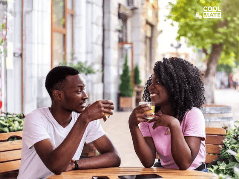 Quán cà phê, quán trà sữa là một trong những địa điểm đi date được các bạn tuổi teen yêu thích