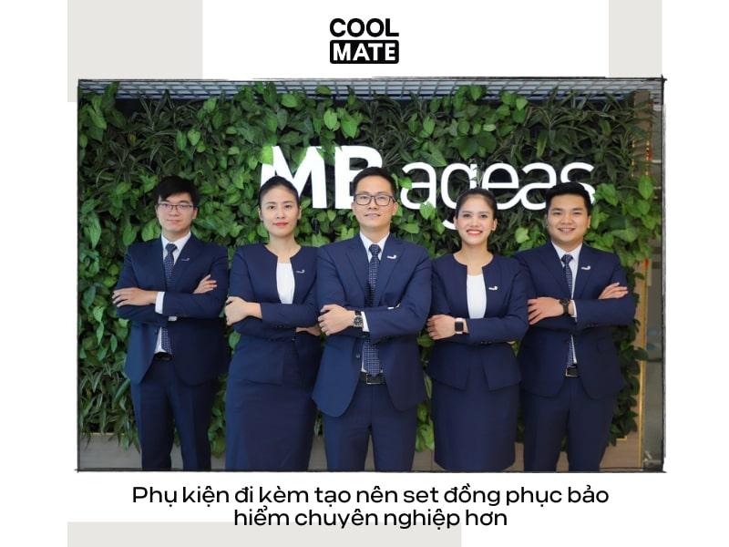 Phụ kiện đi kèm tạo nên set đồng phục bảo hiểm chuyên nghiệp hơn