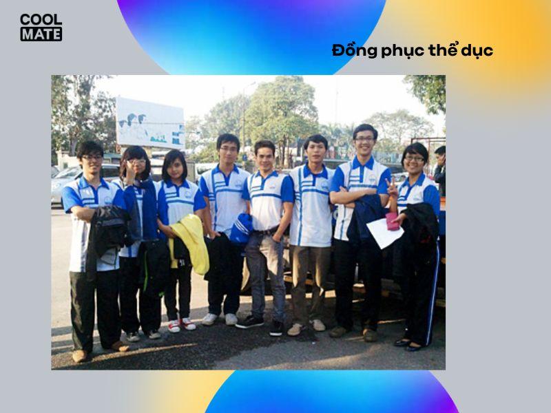 Đồng phục thể dục năng động của Đại học Quốc gia Hà Nội, với thiết kế trẻ trung, thoải mái và màu sắc tươi sáng.
