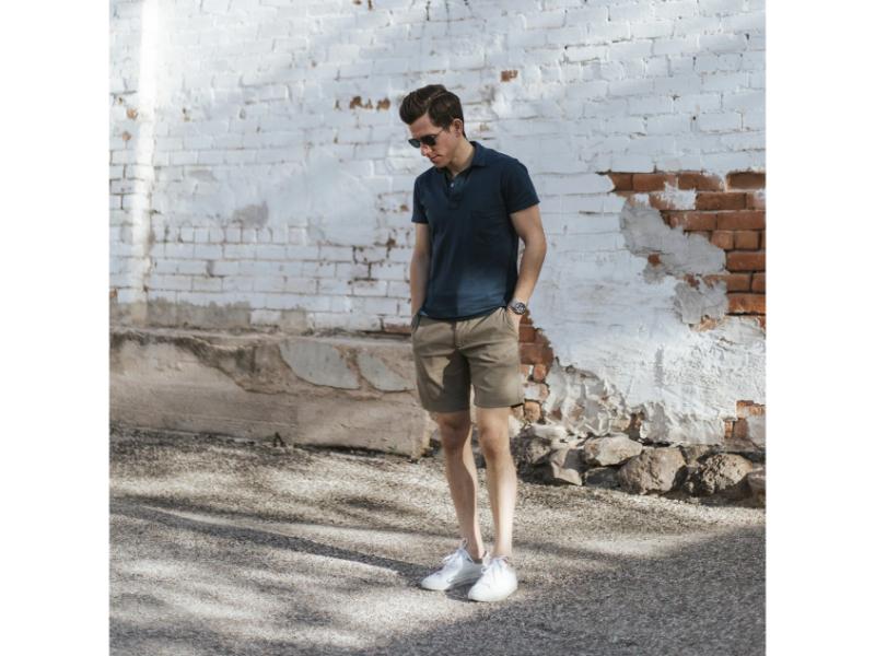 Phối áo polo nam trung niên với quần short phù hợp với từng hoàn cảnh