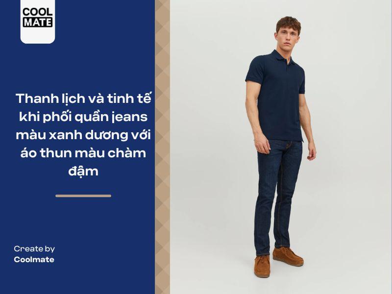 Phối quần jeans màu xanh dương với áo thun màu chàm đậm cho chàng