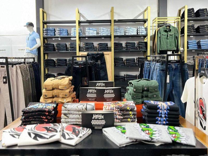 Mua quần jean ống suông, ống rộng cho nam tại Just Men