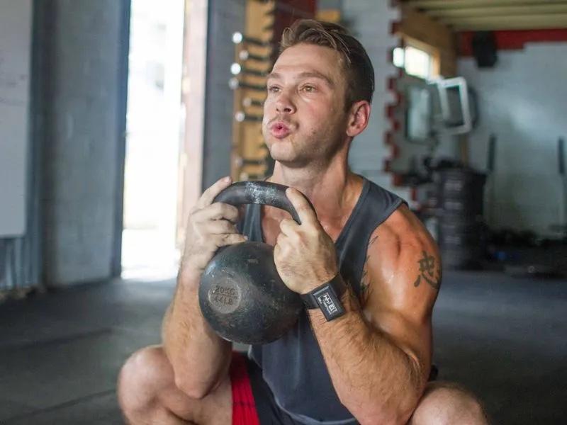 Hít thở đúng cách khi tập gym