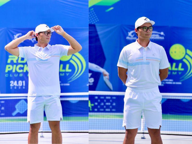 Áo polo mix quần short chinos và giày sneaker là cách phối đồ của những quý ông pickleball thanh lịch