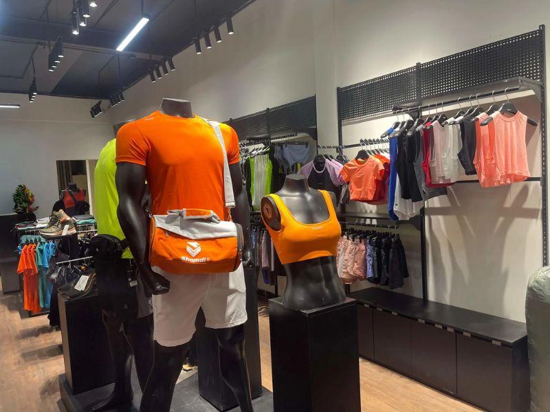 Không gian mua sắm của shop Shamdi