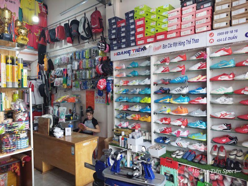 Không gian cửa hàng thể thao Hoàng Tiến Sport