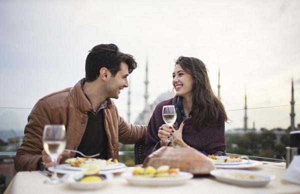 Chia sẻ cởi mở và thoải mái về chuyện tình dục
