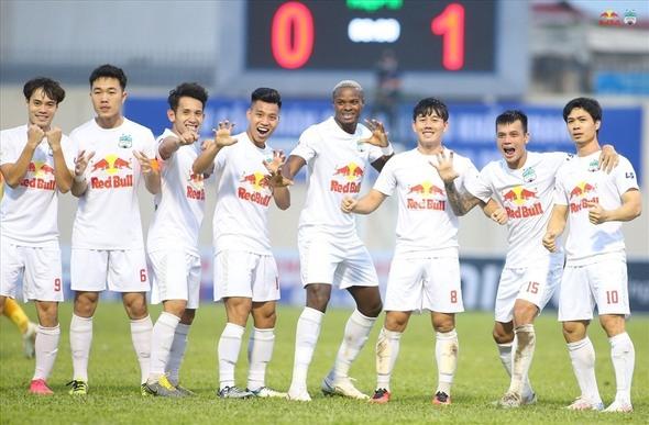 cầu thủ Nguyễn Phong Hồng Duy