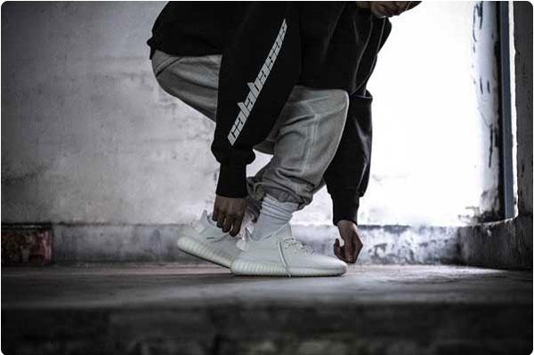 Giày sneaker Adidas