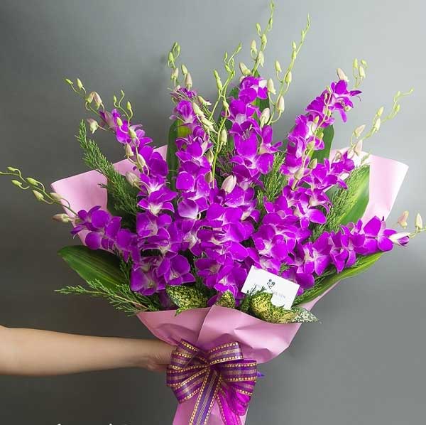 tặng hoa cho bạn gái ngày 8/3