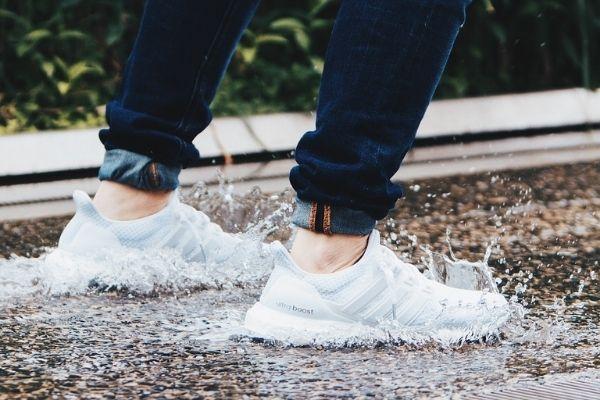 Nike và Adidas