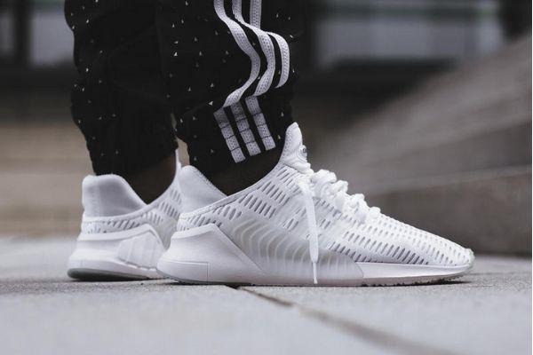 Nike và Adidas