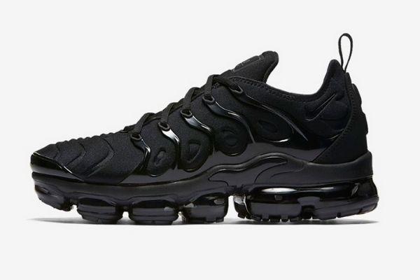 Nike và Adidas