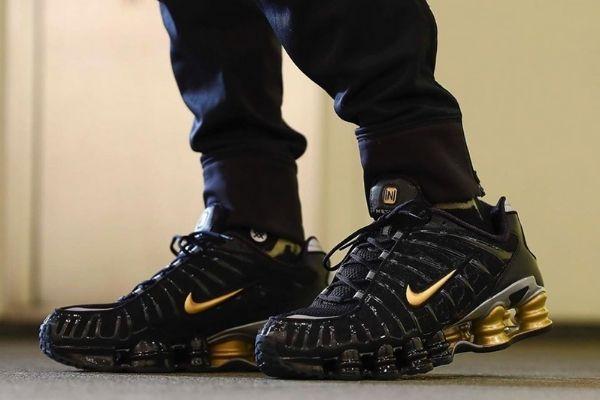 Nike và Adidas