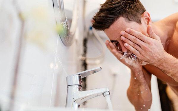 sữa rửa mặt cho nam da nhờn và mụn