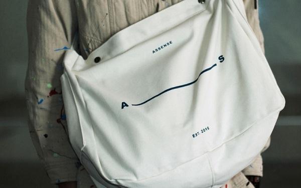 ULTRASAFE CROSSBODY có chất lượng cực tốt, giá cả phải chăng