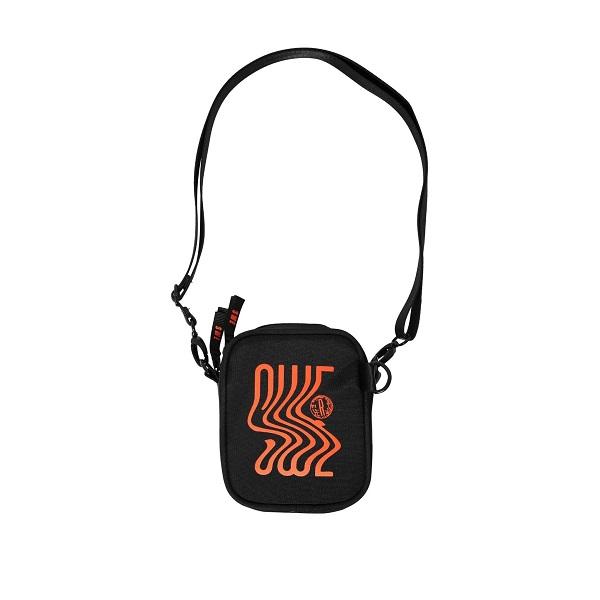 INTL Shoulder Bag là sản phẩm luôn cháy hàng trên thị trường