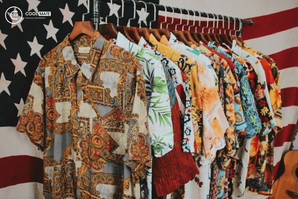 Hạn chế trang phục nhiều màu sắc và họa tiết