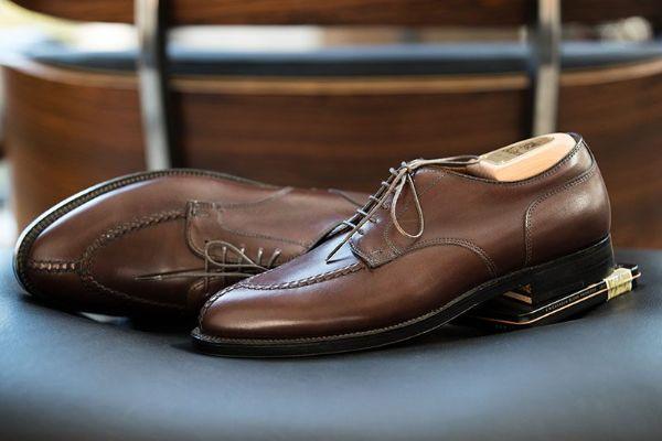 Giày Derby, giày có hệ thống viền mở (Open Lacing)