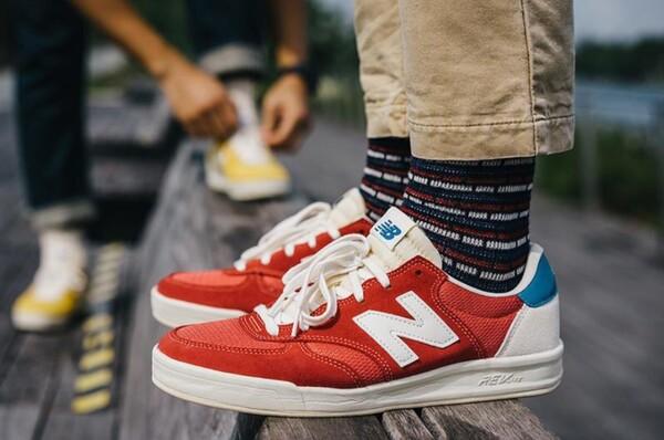 Logo của New Balance được thêu nổi