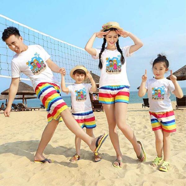 Đồ đi biển chủ yếu được may bằng chất liệu vải thun cotton 100% với thành phần nguồn gốc từ tự nhiên.