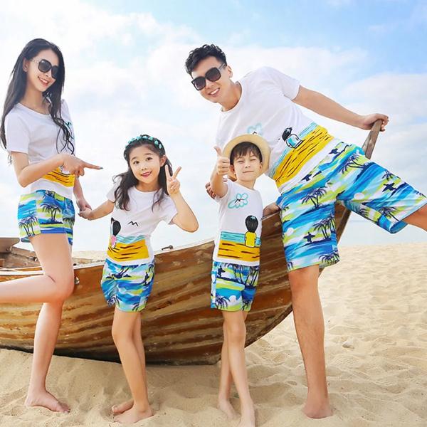 Sử dụng áo thun đồng phục cổ tròn giúp gia đình thể hiện được cá tính của mình