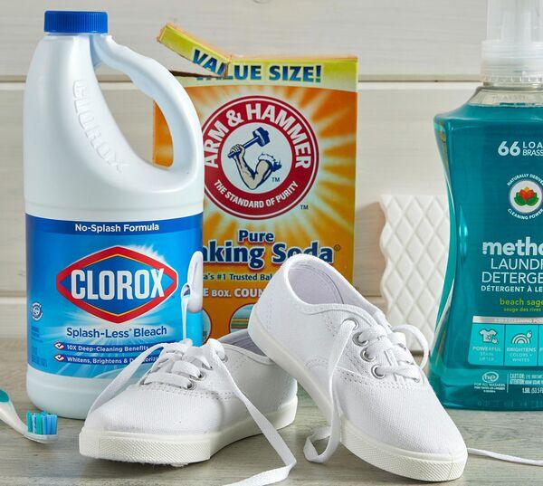 Baking soda và chanh/giấm là một bộ đôi hoàn hảo với công dụng tẩy trắng cực mạnh