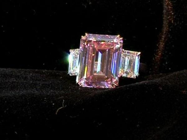 The Perfect Pink Diamond - viên kim cương hồng hoàn hảo