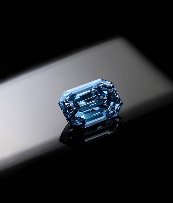 The Oppenheimer Blue Diamond - giá trên 55 triệu USD