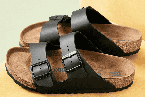 mau-giay-sandals-nam-dang-mua