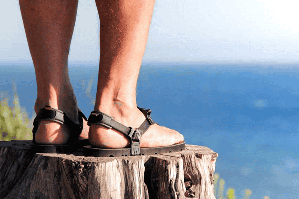 mau-giay-sandals-nam-dang-mua