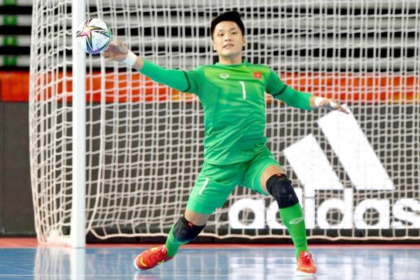 Băng quấn cổ tay bảo vệ cổ tay thủ môn khi bắt bóng
