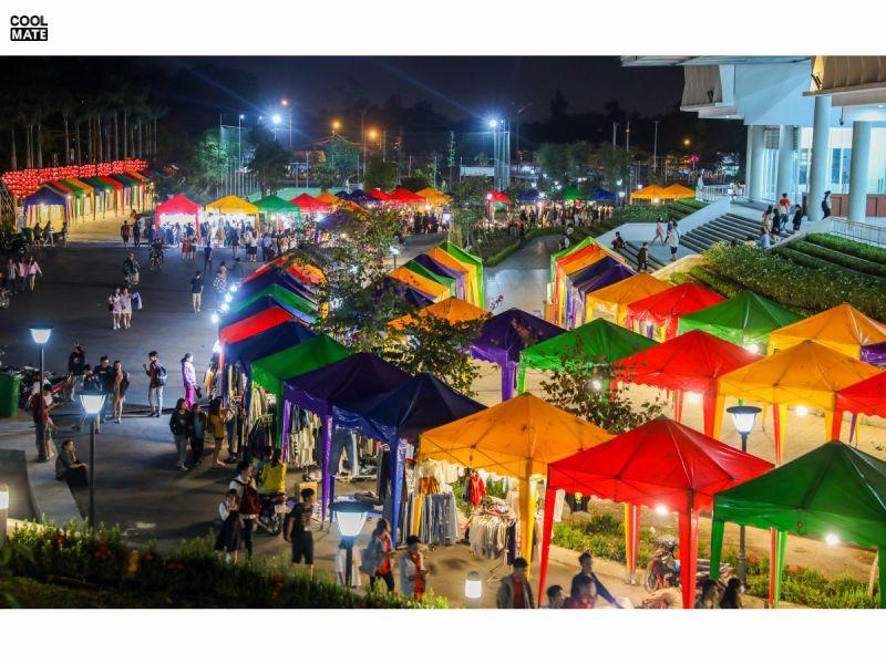 Chợ đêm làng Đại học Thủ Đức, chợ quần áo rẻ nhất Sài Gòn, chợ quần áo đẹp ở TPHCM, chợ quần áo sinh viên tphcm
