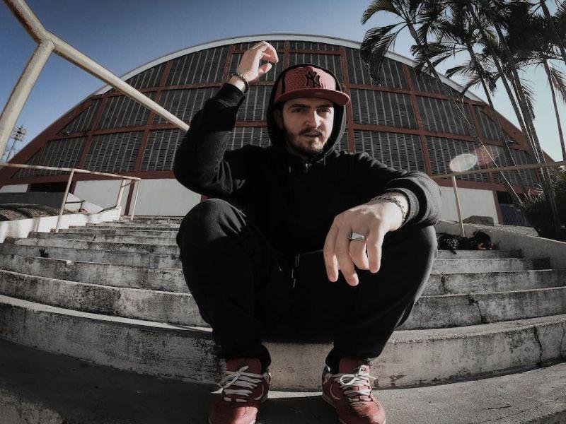 Mũ snapback sẽ giúp bạn ngầu hơn