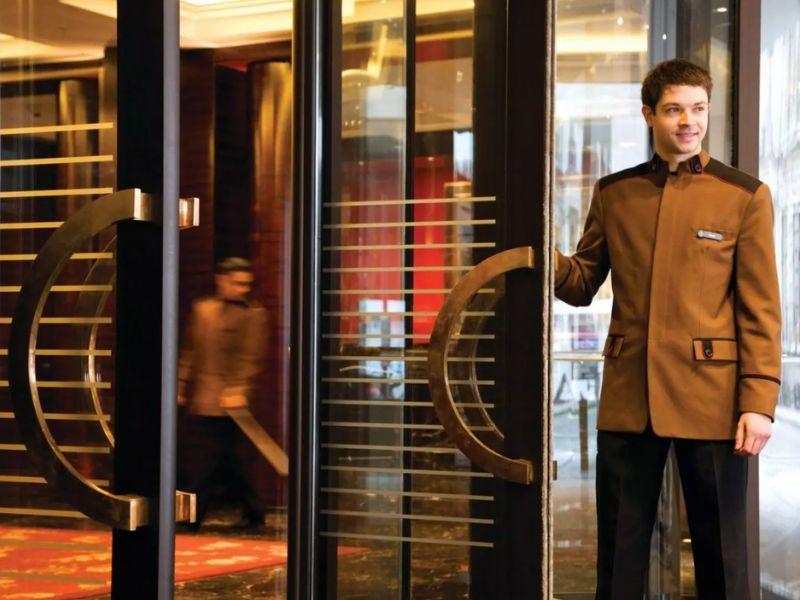 mẫu đồng phục khách sạn 