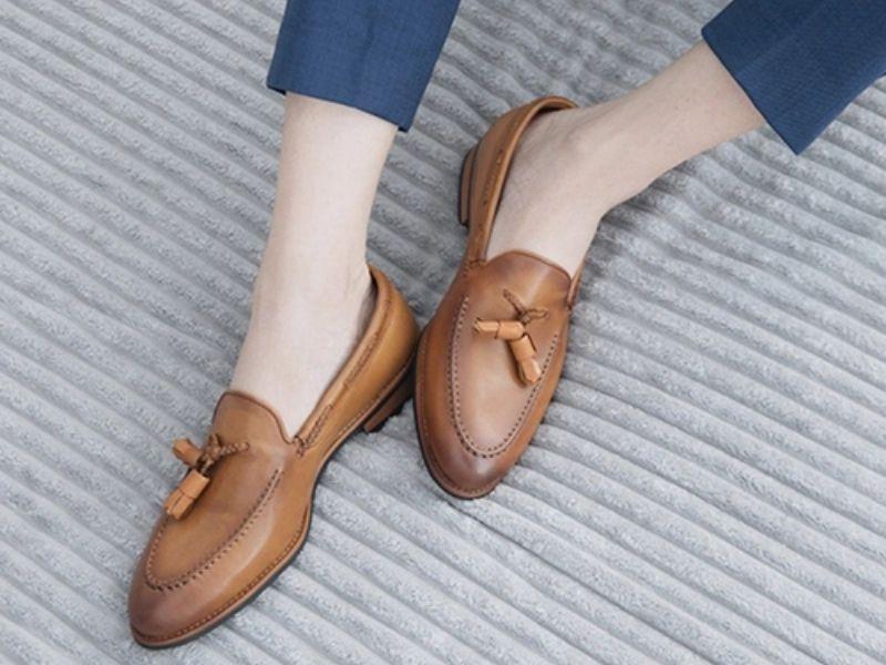 Giày Tassel Loafer thiết kế đơn giản nhưng sang trọng