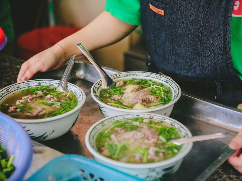 Bắt đầu một ngày tuyệt vời với tô phở nóng