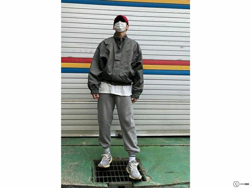 Áo bomber phối cùng quần jogger