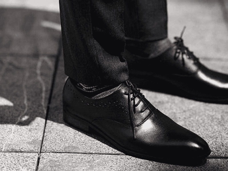 Một đôi giày hoàn hảo kết thúc cho bộ trang phục Black tie