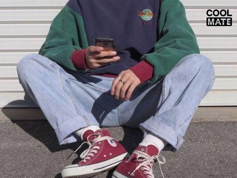 Sweatshirt năng động, thoải mái cùng giày vans trẻ trung